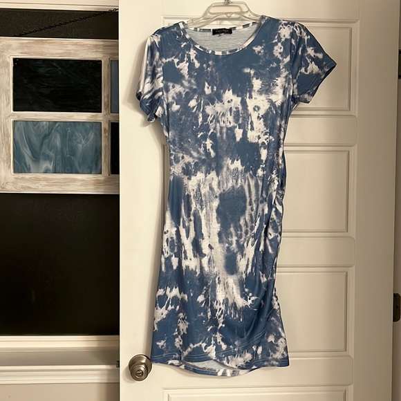 Masque En Tissu Réutilisable Victoria Secret – Motif Tie-dye Bleu Et Blanc